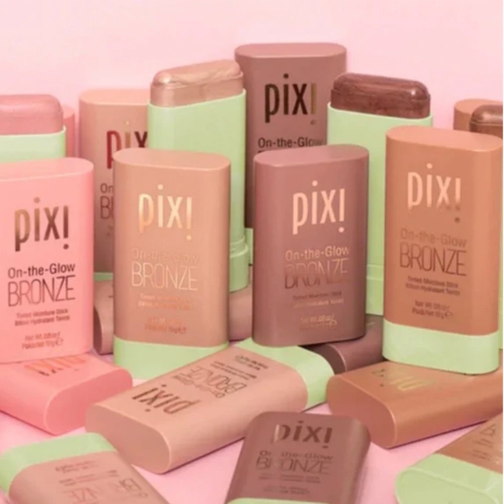NEW PIXI ON THE GLOW STICKS